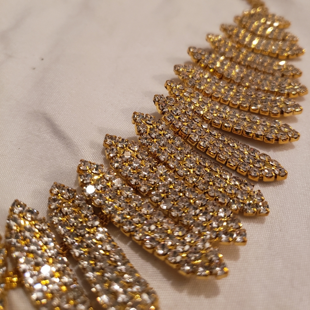 Jeweled choker necklace
